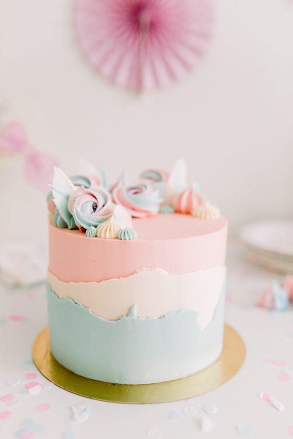 Gender Reveal Torte: die Farbe beim Anschneiden zeigen